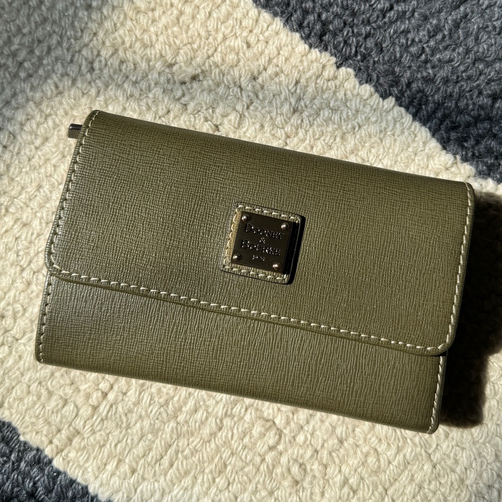 Dooney & Bourke Wallet NWT
